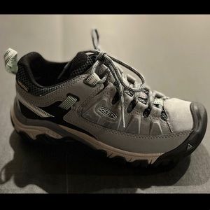 KEEN Targhee III Waterproof Hiking Shoe Size 6 New In Box.